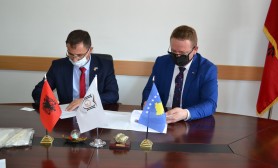Nënshkruhet marrëveshje bashkëpunimi mes Universitetit të Gjakovës dhe Shoqatës Miqtë e Amerikës